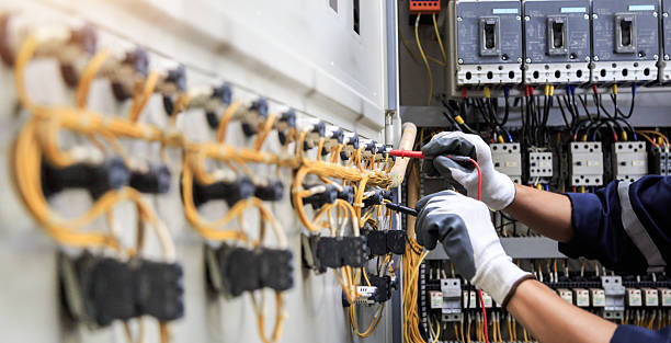Professional Electrician technician working in La Villa, TX